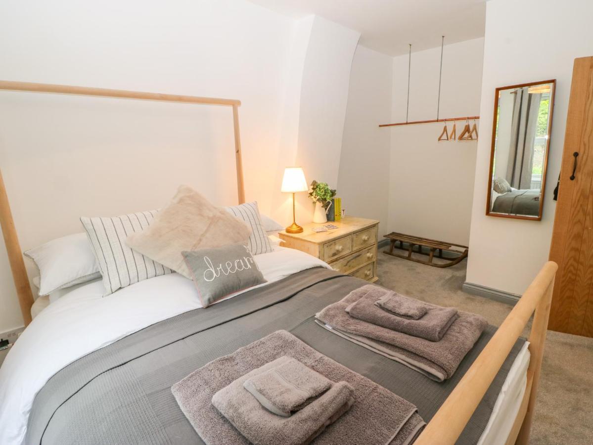Hillside Hideaway Villa Holmfirth Exterior photo